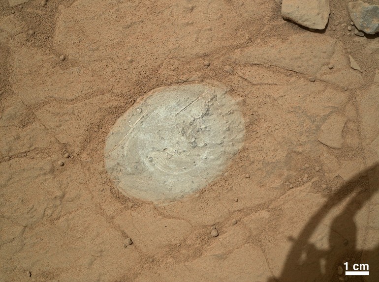 First use of Mars rover Curiosity's dust removal tool (Image: NASA/JPL-Caltech/MSSS)