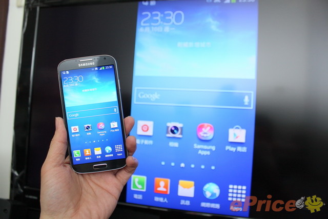 三星 Galaxy S4 无线充电组、无线分享器试用 三星 Galaxy S4 无线充电组、无线分享器试用